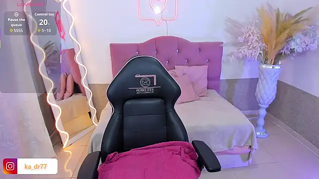 kendra tay online show from 7, 3, 2026