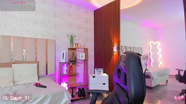 Daphnne tay online show from 9, 10, 2025