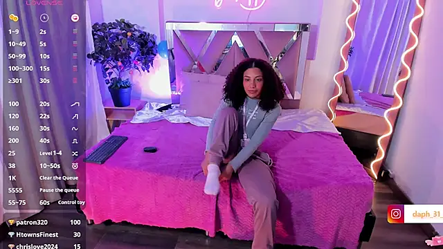 Daphnne tay online show from 20, 3, 2025