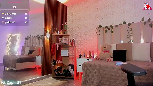 Daphnne tay online show from 3, 2, 2026