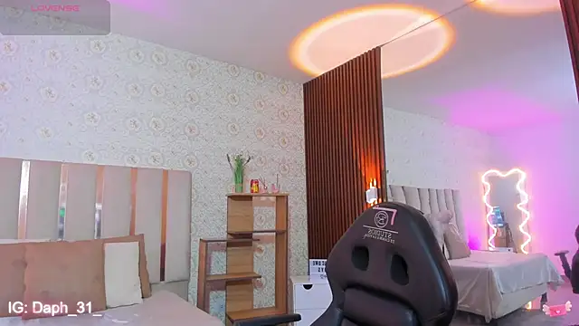 Daphnne tay online show from 10, 10, 2025