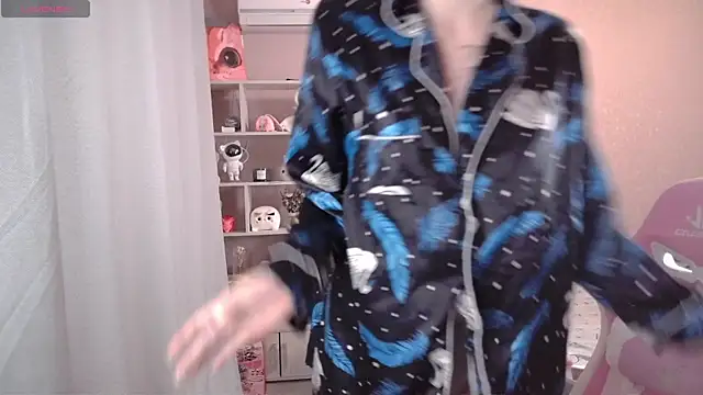 CassieJuice69 online show from 2, 11, 2025