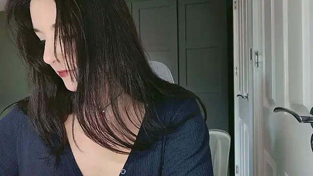 flatwhite0 online show from 22, 1, 2025