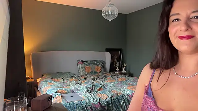 flatwhite0 online show from 3, 2, 2025