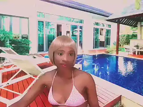 Snapshot of EbonyCreamy69 chatting on 12, 2, 2025 EbonyCreamy69 online show from 12, 2, 2025