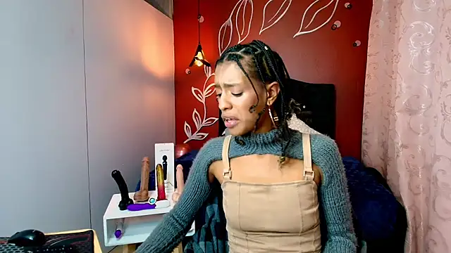 Zia Green online show from 8, 2, 2025