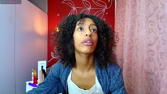 Zia Green online show from 4, 3, 2025