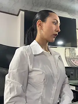 Amy Kiitty  online show from 7, 4, 2026