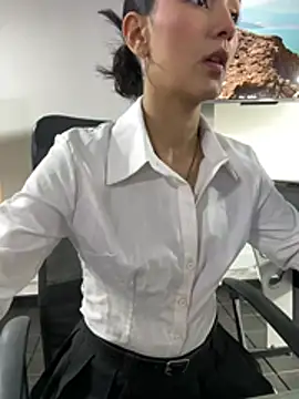 Amy Kiitty  online show from 10, 4, 2026