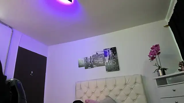 Snapshot of Amy_Kiitty_ chatting on 9, 11, 2025 Amy Kiitty online show from 9, 11, 2025