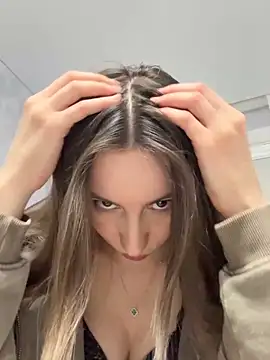 viviandaimond1 online show from 18, 4, 2026