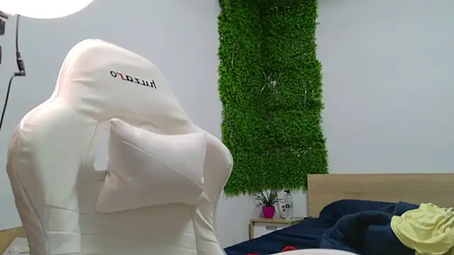 Lorennameliyy online show from 22, 3, 2025