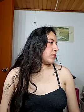 Emi chik online show from 29, 4, 2026