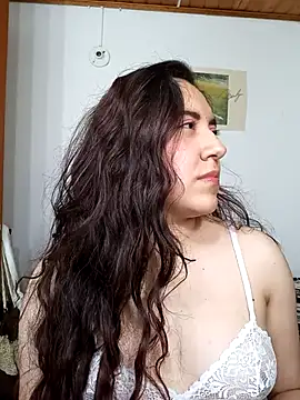 Emi chik online show from 11, 10, 2025