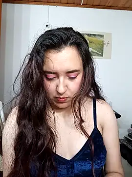 Emi chik online show from 22, 10, 2025