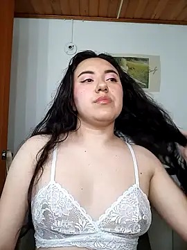 Emi chik online show from 15, 11, 2025