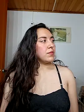 Emi chik online show from 18, 6, 2026