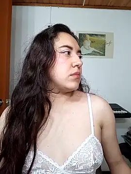 Emi chik online show from 13, 9, 2025