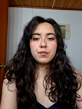 Emi chik online show from 15, 7, 2026