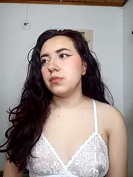 Emi chik online show from 11, 1, 2025