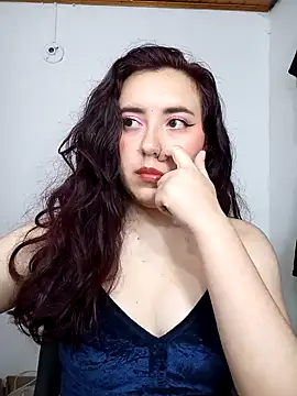 Emi chik online show from 10, 1, 2025