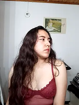 Emi chik online show from 9, 10, 2025