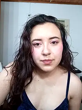 Emi chik online show from 10, 9, 2025