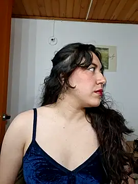 Emi chik online show from 30, 7, 2026
