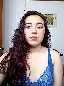 Emi chik online show from 1, 3, 2025