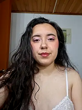 Emi chik online show from 31, 5, 2026