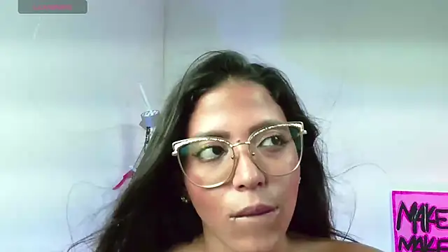 Megaan Greey online show from 23, 11, 2025