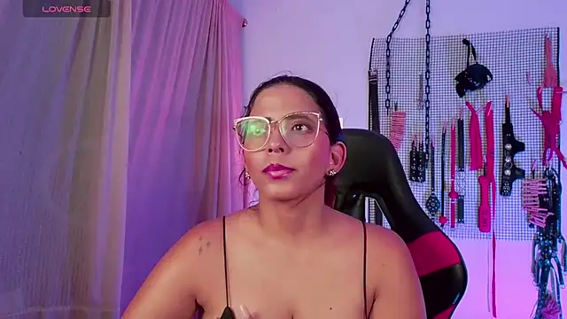 Megaan Greey online show from 5, 10, 2025