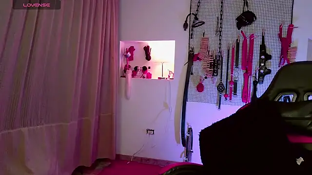 Megaan Greey online show from 20, 9, 2025