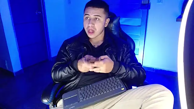 Snapshot of SexyBoy-Bigclit chatting on 5, 6, 2026 SexyBoy-Bigclit online show from 5, 6, 2026