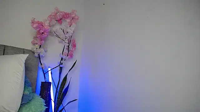 Snapshot of Sweet_hot_mia chatting on 12, 6, 2026 Sweet hot mia online show from 12, 6, 2026