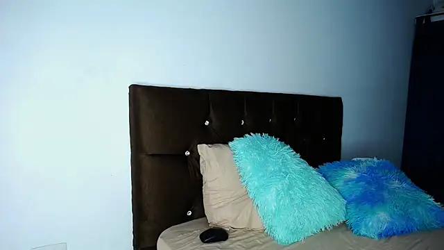 Sweet hot mia online show from 4, 11, 2025