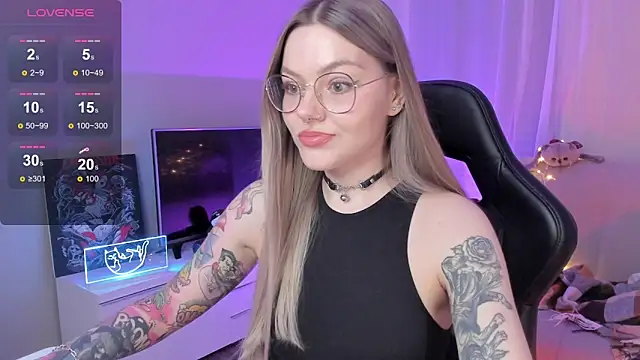 Marta May  online show from 26, 9, 2025