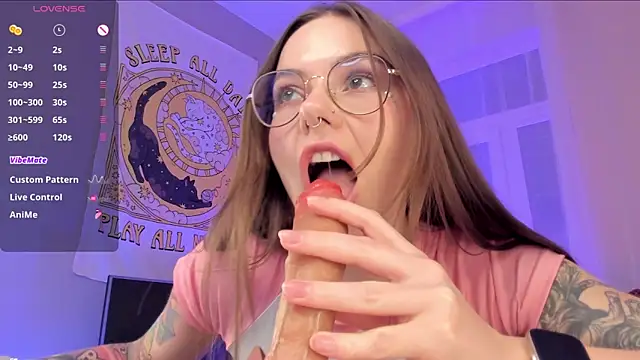 Marta May  online show from 11, 2, 2025