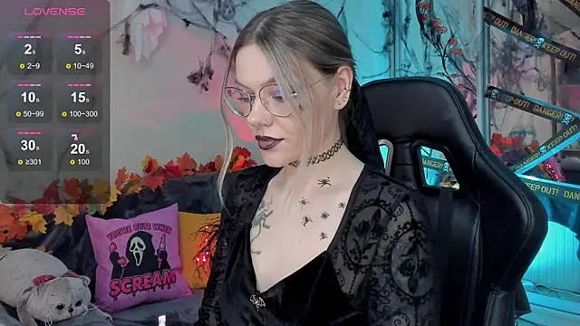 Marta May  online show from 24, 10, 2025