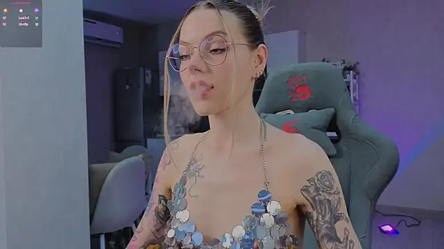 Marta May  online show from 20, 6, 2026