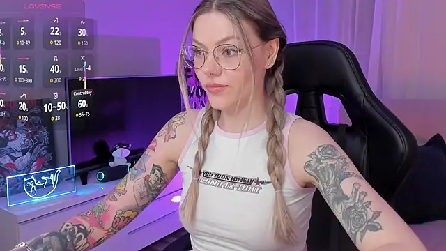 Marta May  online show from 12, 10, 2025