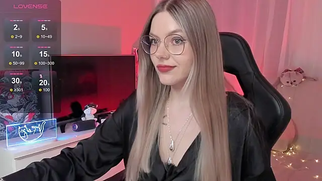 Marta May  online show from 28, 9, 2025