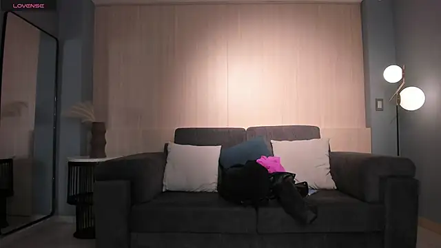 KatieNolan 1 online show from 17, 4, 2026