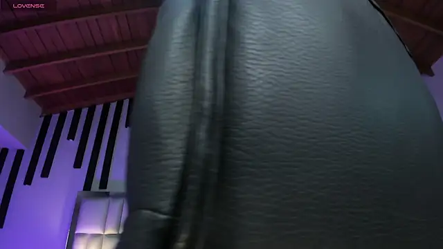 KatieNolan 1 online show from 14, 11, 2025