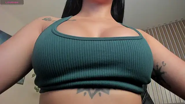 KatieNolan 1 online show from 4, 3, 2026