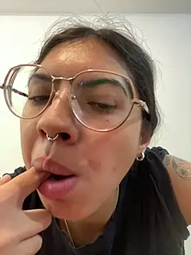 Argentiiniita online show from 17, 12, 2024