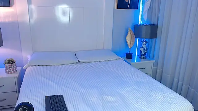 Ivyy Crystal online show from 4, 4, 2026