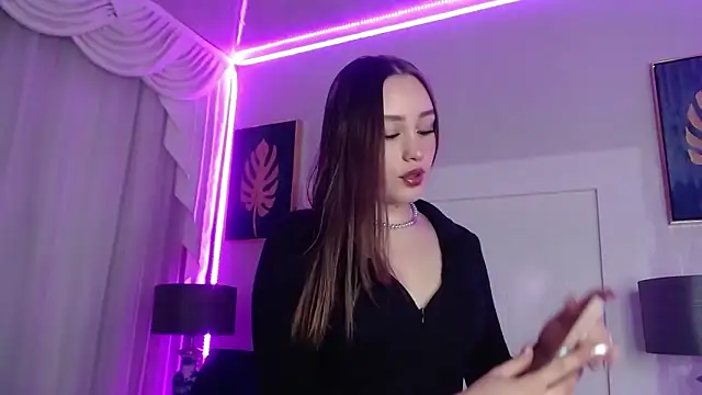 Ivyy Crystal online show from 10, 3, 2025