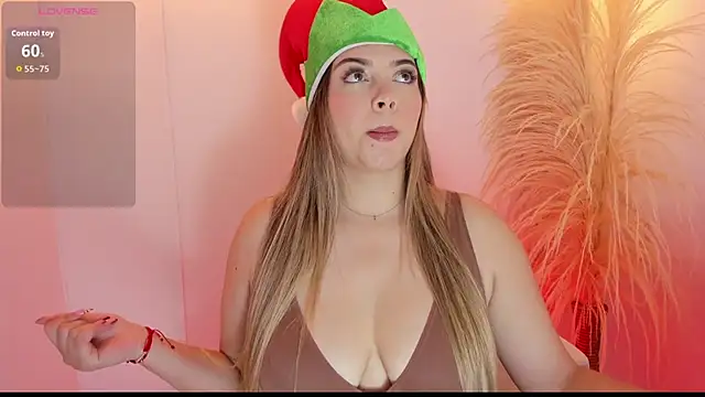 Snapshot of thaliafox_ chatting on 15, 12, 2025 thaliafox online show from 15, 12, 2025