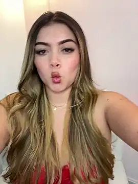 Snapshot of thaliafox_ chatting on 4, 12, 2024 thaliafox online show from 4, 12, 2024